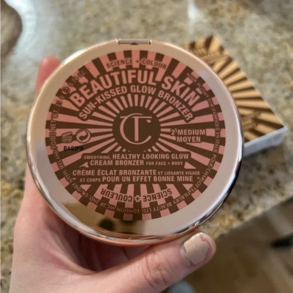 New Charlotte Tilbury beautiful skin sun kissed glow cream bronzer - Picture 3 of 5